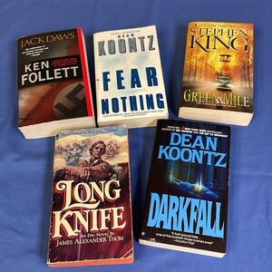 Book Lot of (2) Dean Koontz, (1) Jack Daws, Green Mile Stephen King, James Thom